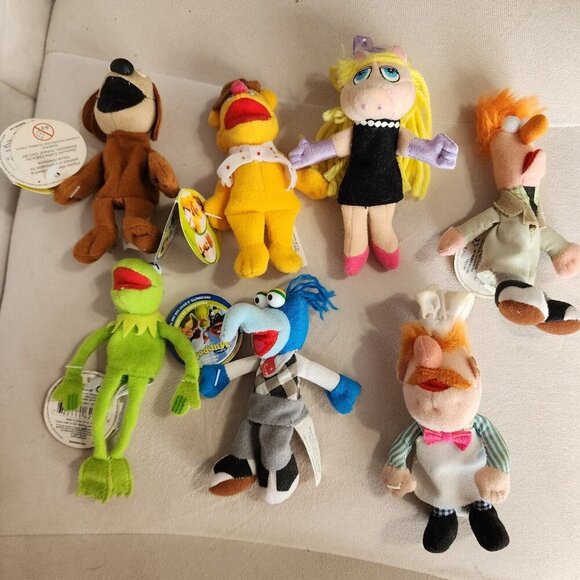 Set of 7 Muppets Finger Puppets Starbucks Kermit Piggy Gonzo Fozzie Collector - Picture 1 of 2
